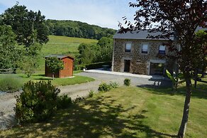 Peaceful Stay Near Lake