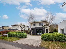 Modern Villa in Harderwijk with Hot Tub