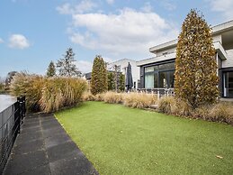 Modern Villa in Harderwijk with Hot Tub