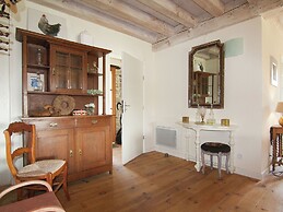 Cozy Cottage in Roussines, Dordogne