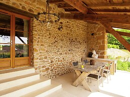 Cozy Cottage in Roussines, Dordogne