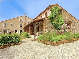 Cozy Cottage in Roussines, Dordogne