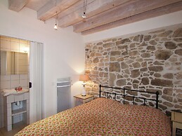 Cozy Cottage in Roussines, Dordogne