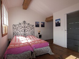 Cozy Cottage in Roussines, Dordogne