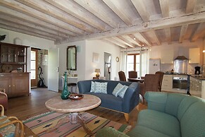 Cozy Cottage in Roussines, Dordogne