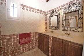 Vineyard Villa in Montfrin