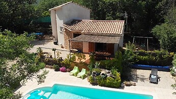 Saint-bres: Pool & Nature