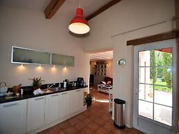 Holiday Home Montaigu-de-quercy Lake