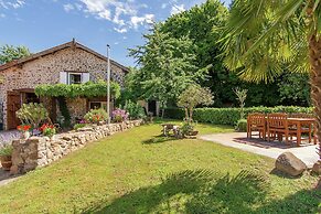 Cottage Bliss in Roussines