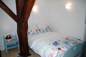 Cottage Bliss in Roussines
