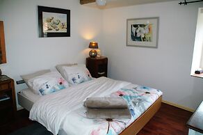 Cottage Bliss in Roussines