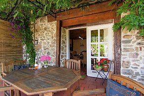 Cottage Bliss in Roussines