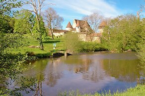 Cottage Bliss in Roussines