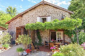 Cottage Bliss in Roussines