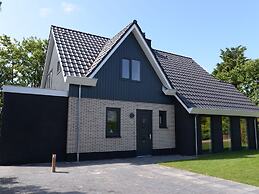 Peaceful Villa in De Koog near Sea