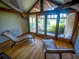 Beautiful Farmhouse With Private Pool