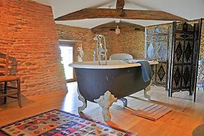 Beautiful Farmhouse With Private Pool