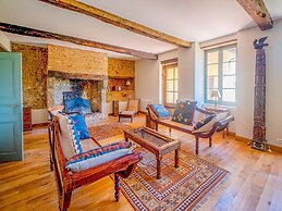 Beautiful Farmhouse With Private Pool