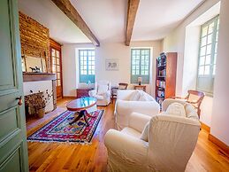 Beautiful Farmhouse With Private Pool