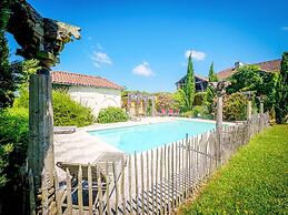 Beautiful Farmhouse With Private Pool