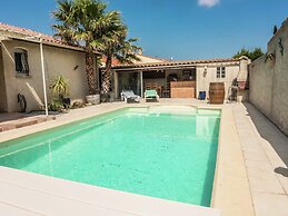 Chic Narbonne Pool Retreat