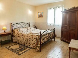 Chic Narbonne Pool Retreat
