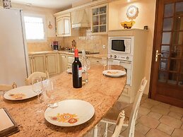 Chic Narbonne Pool Retreat