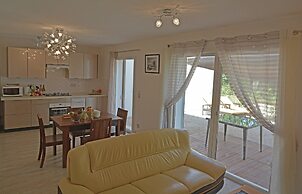 Villa in Montauroux With Pool and Forest Views