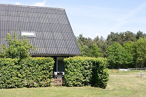 Cozy Forest-edge Home