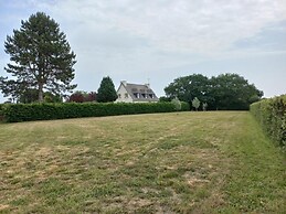 Charming Breton House in Henansal