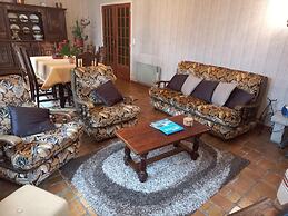 Charming Breton House in Henansal