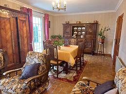Charming Breton House in Henansal