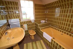 Charming Breton House in Henansal