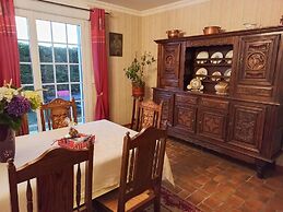 Charming Breton House in Henansal