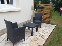 Charming Breton House in Henansal