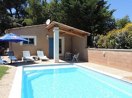 Holiday Home in Buisson With Private Pool