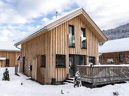 Superior Chalet With Whirlpool