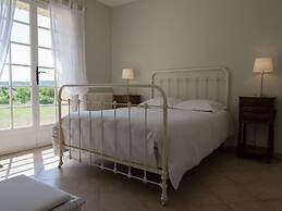 Villa in Campagnan With Pool and Vineyard Views