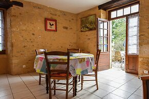 Charming Family Retreat in Loubejac