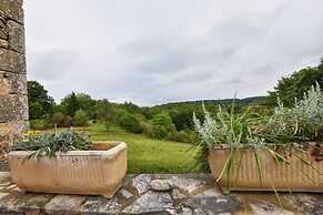 Charming Family Retreat in Loubejac
