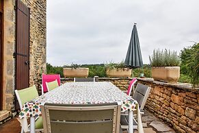 Charming Family Retreat in Loubejac