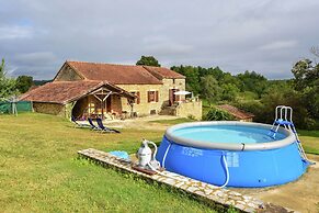Charming Family Retreat in Loubejac