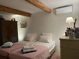 Oppede Villa With Private Pool