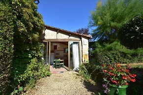 Peaceful Villa in Saint-jory