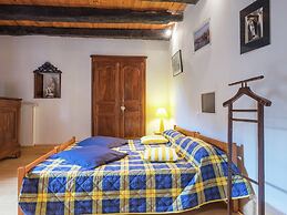 Peaceful Villa in Saint-jory