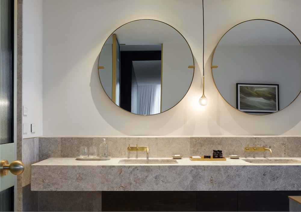 Eos by SkyCity