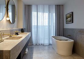 Eos by SkyCity