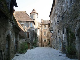 Castle Near Agen With Shared Pool