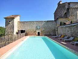 Castle Near Agen With Shared Pool