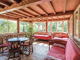 Villa With Pool & Views in Serilhac